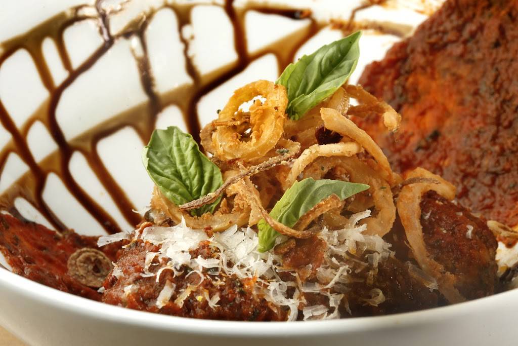 D-Tour Martini Bar & Kitchen | restaurant | 49 W Chippewa St, Buffalo, NY 14202, USA | 7168541250 OR +1 716-854-1250