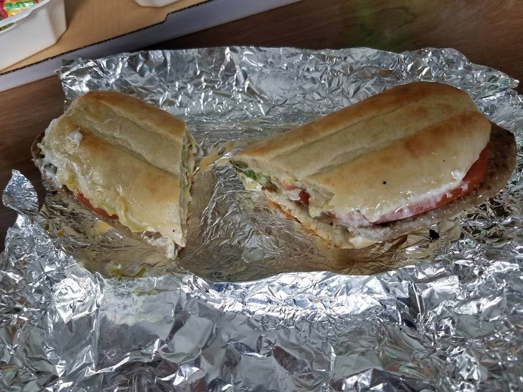 Hoberts Pizzeria | restaurant | 3202 S Lake Dr, Prestonsburg, KY 41653, USA | 6068868118 OR +1 606-886-8118