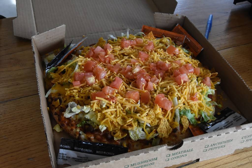 T&L’s Pizza Plus | restaurant | 703 6th St, Parkersburg, IA 50665, USA | 3193462390 OR +1 319-346-2390