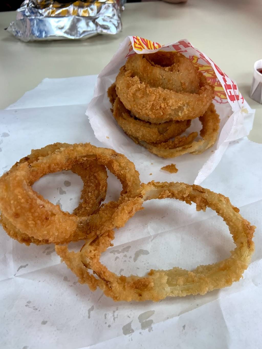 Pauls Drive In | restaurant | 10424 Blue Ridge Blvd, Kansas City, MO 64134, USA | 8167615700 OR +1 816-761-5700