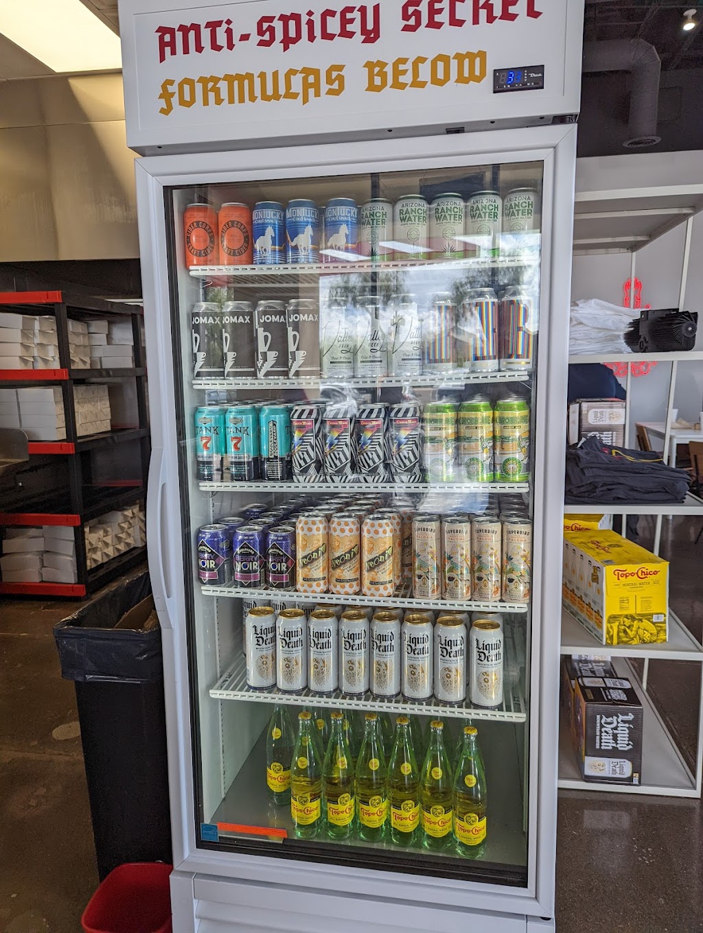 Twist Hot Chicken | restaurant | 8386 W Thunderbird Rd Suite 103, Peoria, AZ 85381, USA | 6232172714 OR +1 623-217-2714