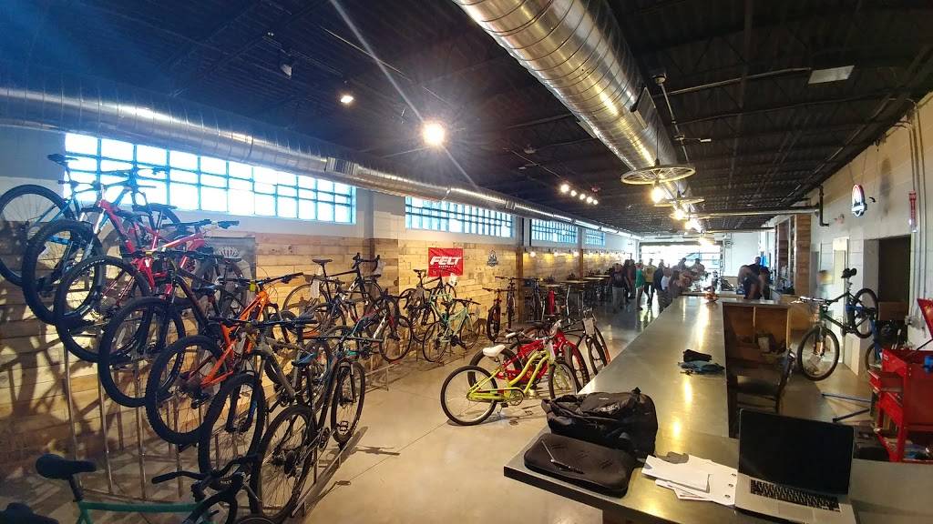 Rubys Beers, Bikes, Brats | restaurant | 429 E 3rd St, Davenport, IA 52801, USA | 5639494582 OR +1 563-949-4582