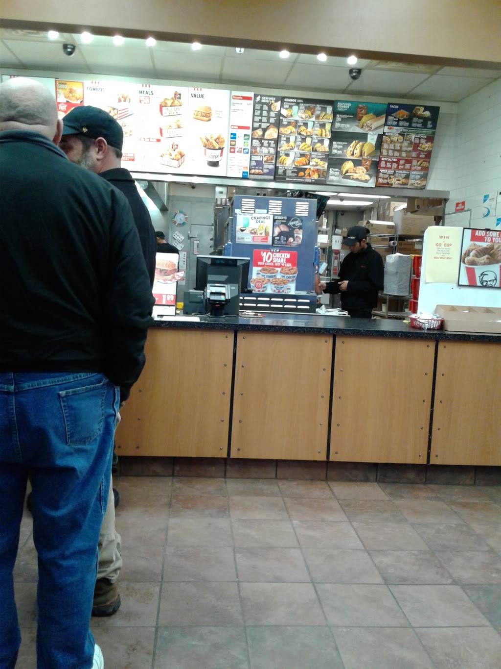 KFC | restaurant | HAMLIN SHOPPING CENTER, 569 Hamlin Hwy, Hamlin, PA 18427, USA | 5706890450 OR +1 570-689-0450