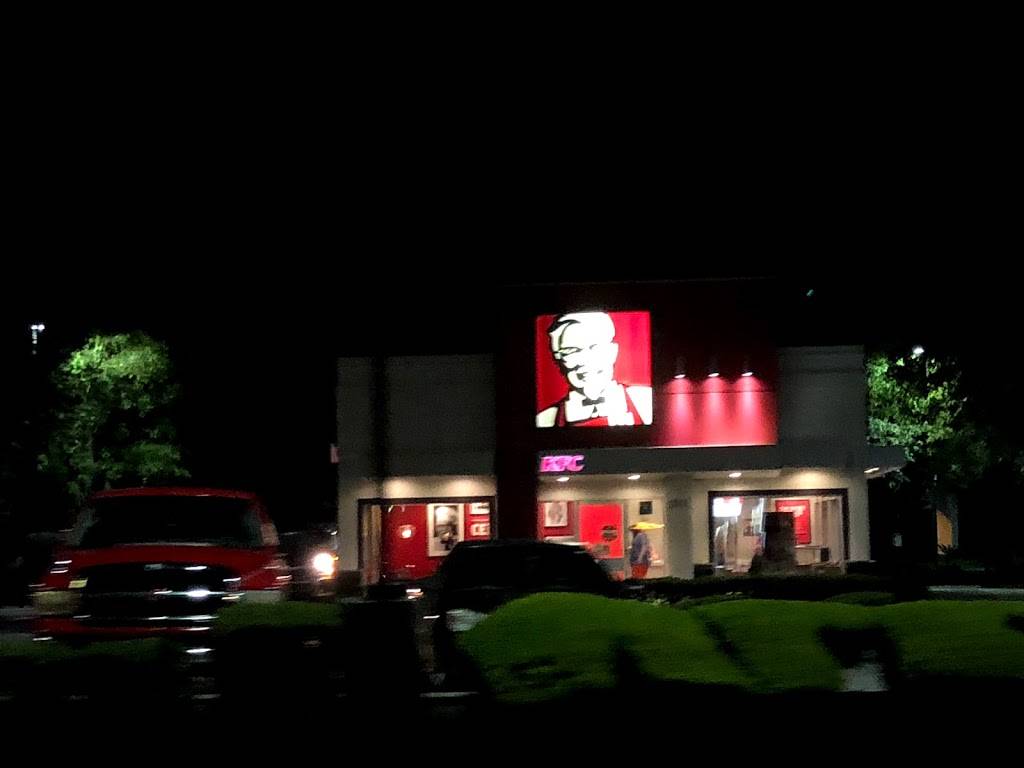 KFC | restaurant | 3810 SW College Rd, Ocala, FL 34474, USA | 3528739510 OR +1 352-873-9510