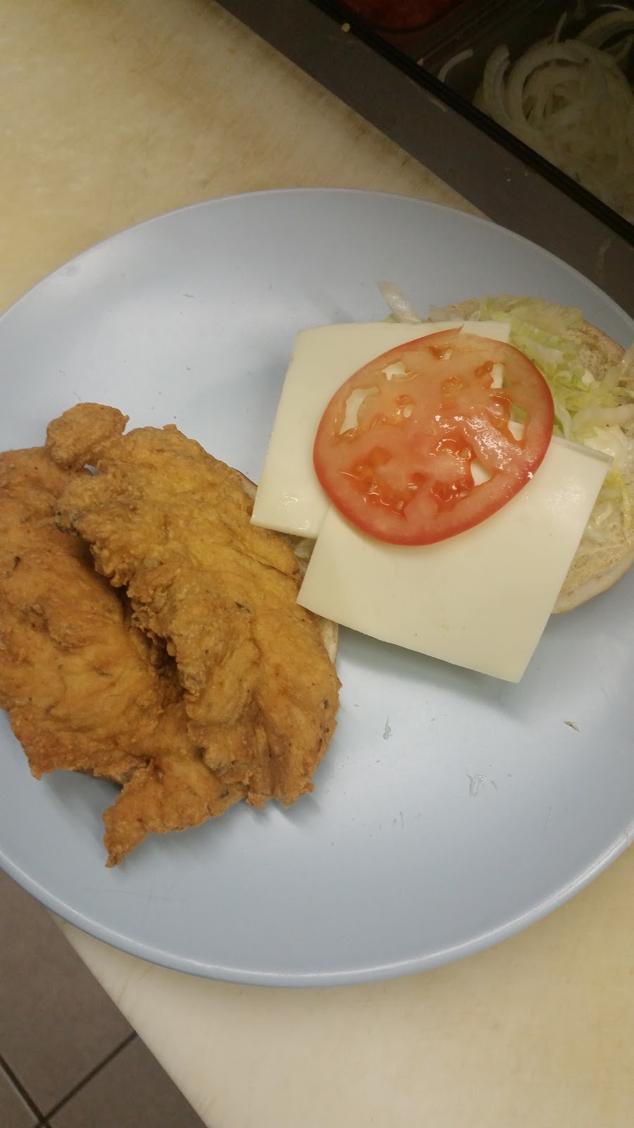 Lincoln Gyros Inc | restaurant | 2314 S 27th St, Milwaukee, WI 53215, USA | 4143834343 OR +1 414-383-4343