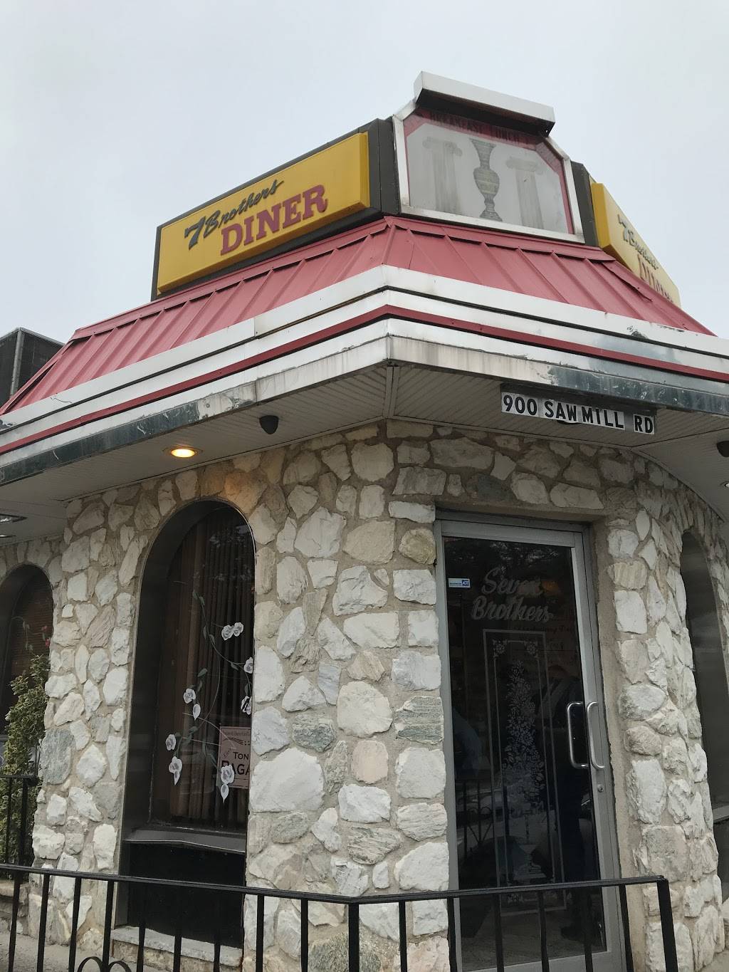 Seven Brothers Diner | restaurant | 900 Saw Mill River Rd, Yonkers, NY 10710, USA | 9149698871 OR +1 914-969-8871
