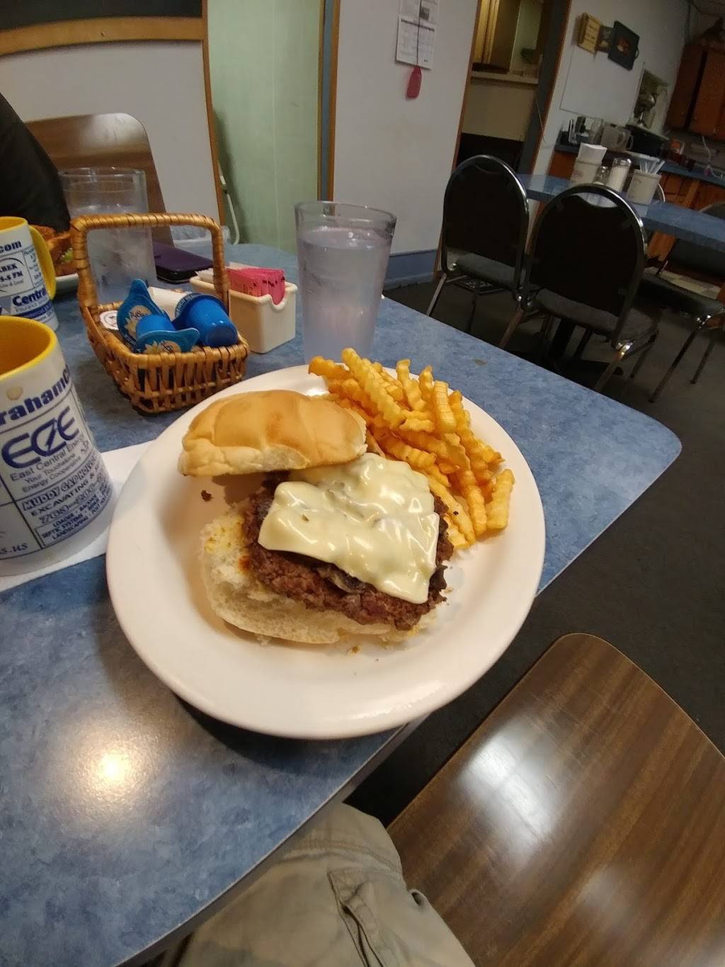 The Park Cafe | restaurant | 124 Main Ave N, Braham, MN 55006, USA | 3203963630 OR +1 320-396-3630