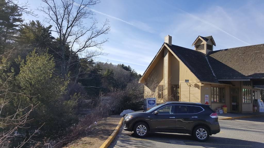 Pilot Travel Center | restaurant | 400 Haynes St, Sturbridge, MA 01566, USA | 5083479104 OR +1 508-347-9104