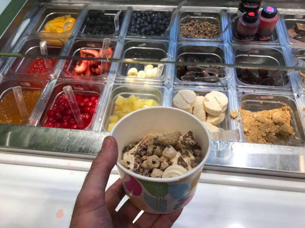 Yogurtland Fairfield | restaurant | Fairfield Town Center 28404, US-290 g15, Cypress, TX 77433, USA | 2812561155 OR +1 281-256-1155