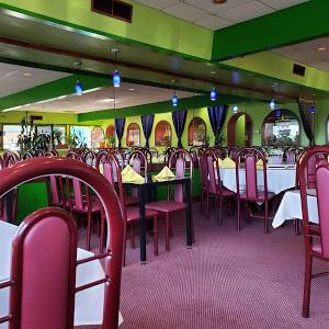 Manolas Thai Cuisine | restaurant | 652 E Broadway, Eugene, OR 97401, USA | 5413426666 OR +1 541-342-6666