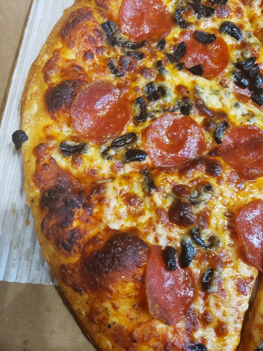 Pizza Hut | restaurant | 15250 TX-105 Suite 154, Montgomery, TX 77356, USA | 9365886600 OR +1 936-588-6600