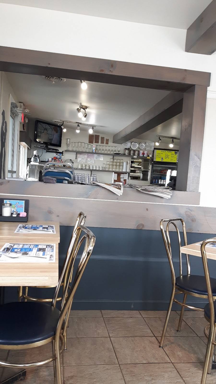 Resto Chez Lucky | restaurant | 131 Rte St-Albert, Saint-Albert, QC J0A 1E0, Canada | 8193585848 OR +1 819-358-5848