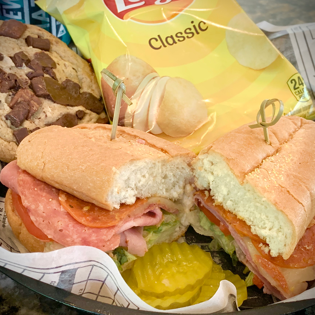 Hill City Pub | restaurant | 4017 Wards Rd, Lynchburg, VA 24502, USA | 4345829001 OR +1 434-582-9001