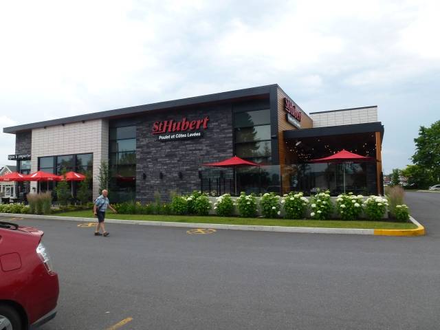 Rôtisserie St-Hubert | restaurant | 125 Boulevard Saint-Joseph, Drummondville, QC J2C 2A5, Canada | 8194775555 OR +1 819-477-5555