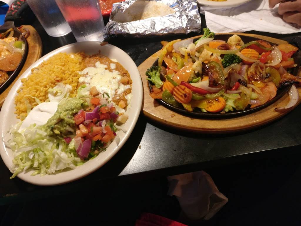 Agave Mexican Grill | restaurant | 851 S Garfield Ave, Traverse City, MI 49686, USA | 2319294408 OR +1 231-929-4408