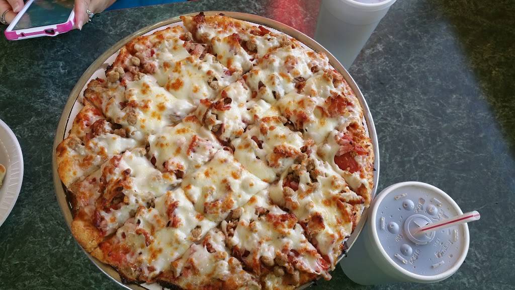 Mancinos Pizza & Grinders | restaurant | 217 National Rd W, Richmond, IN 47374, USA | 7659661166 OR +1 765-966-1166