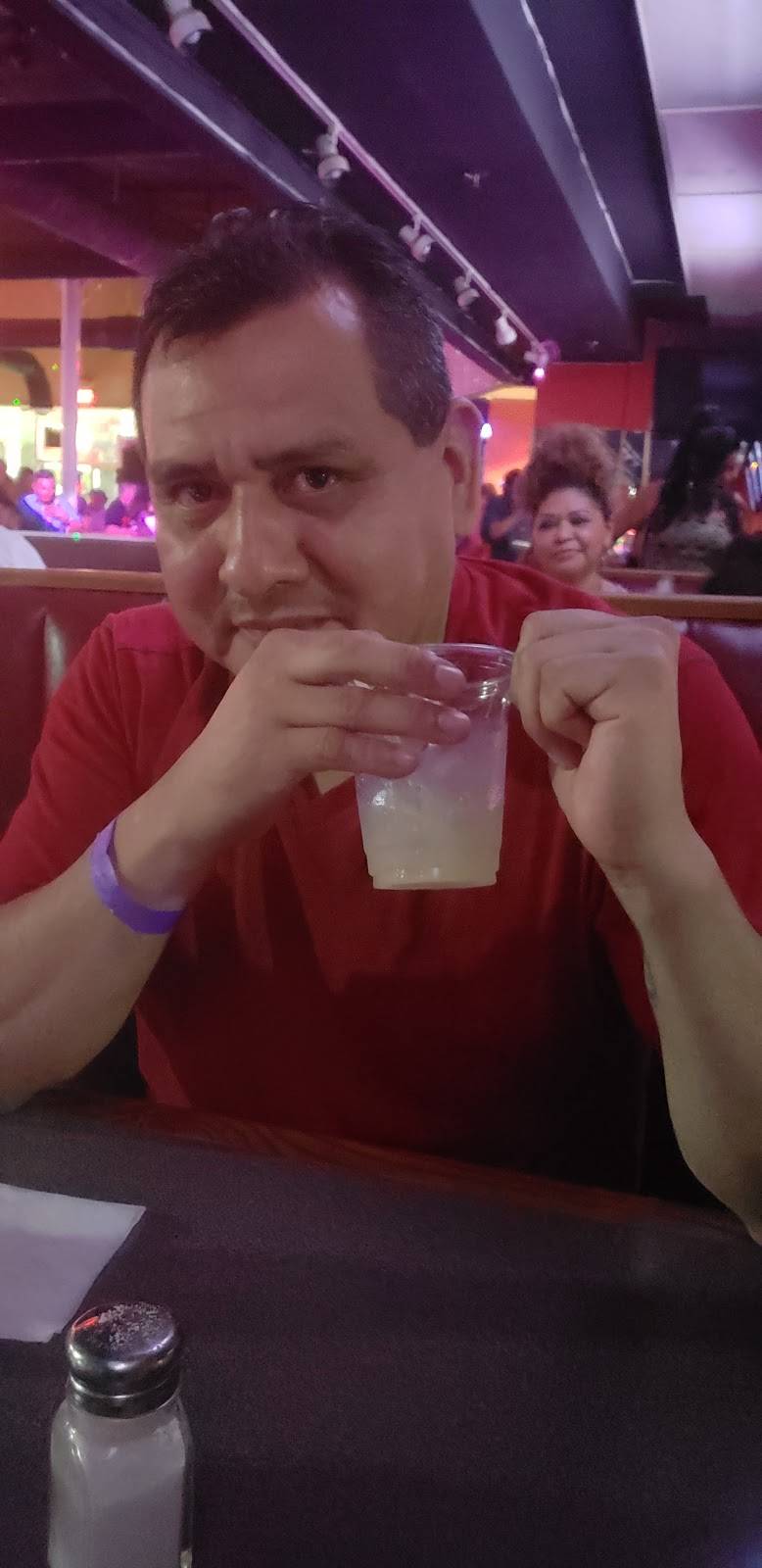 El Cuscatleco | restaurant | 251 W Glebe Rd, Alexandria, VA 22305, USA | 7035198875 OR +1 703-519-8875