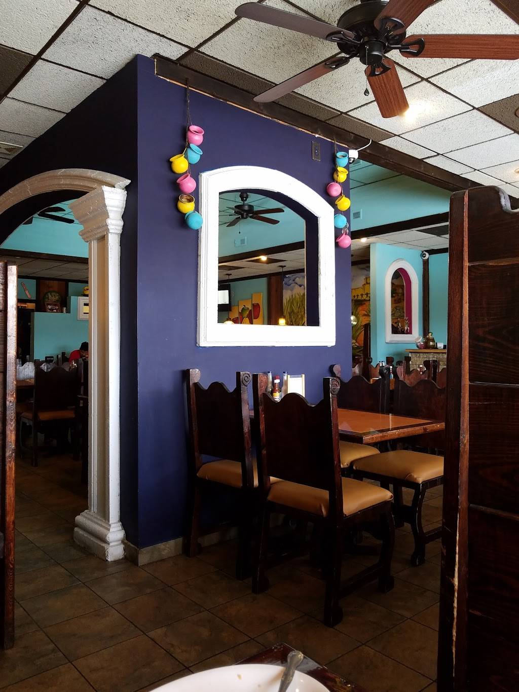 Los Tres Caminos | restaurant | 172 N Broadway, Peru, IN 46970, USA | 7654727005 OR +1 765-472-7005