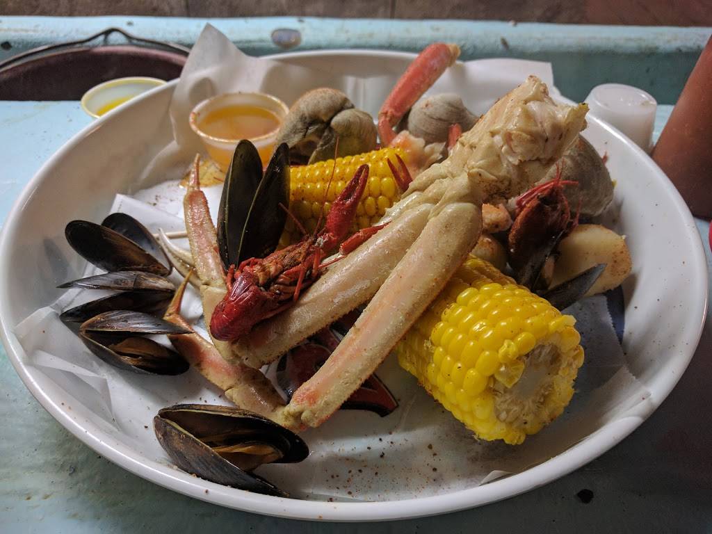 Lee & Ricks Oyster Bar | restaurant | 5621 Old Winter Garden Rd, Orlando, FL 32811, USA | 4072933587 OR +1 407-293-3587