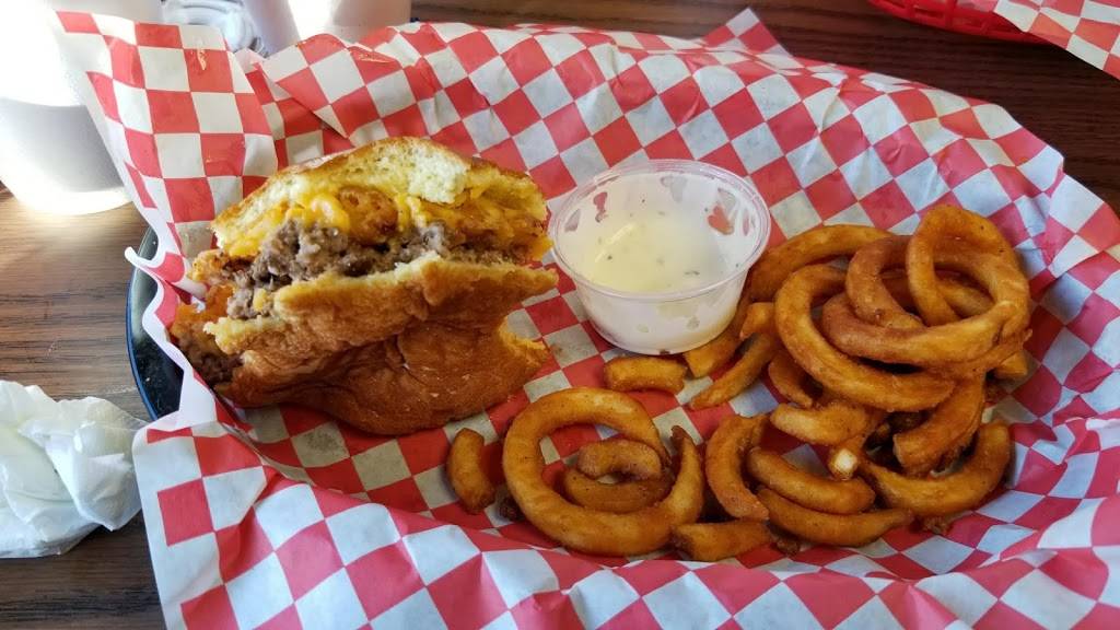 Town Fryer LLC | restaurant | 130 Broad St, Constantine, MI 49042, USA | 2694356735 OR +1 269-435-6735