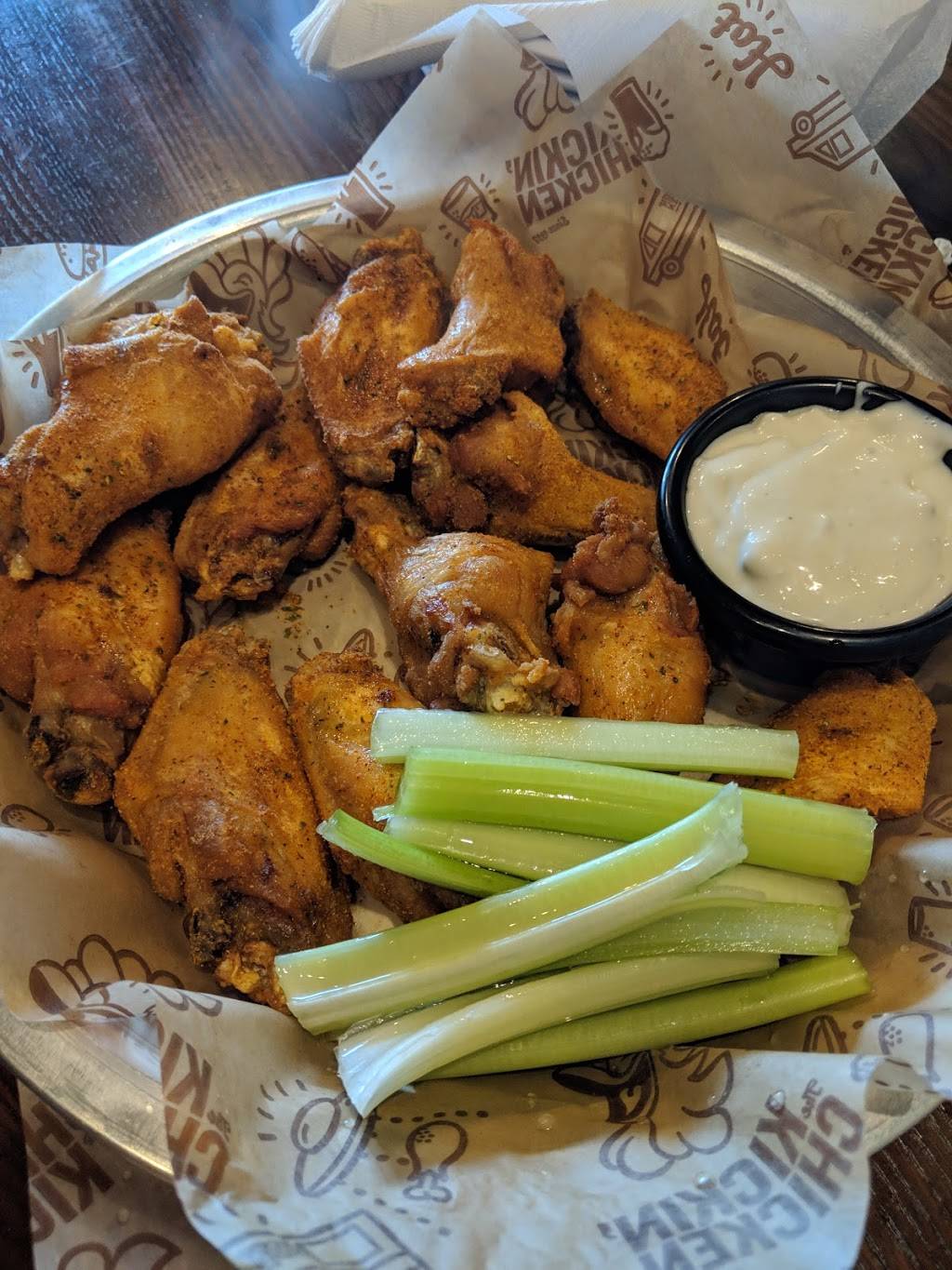 Kickin Chicken | restaurant | 9800 Dorchester Rd, Summerville, SC 29485, USA | 8432253535 OR +1 843-225-3535