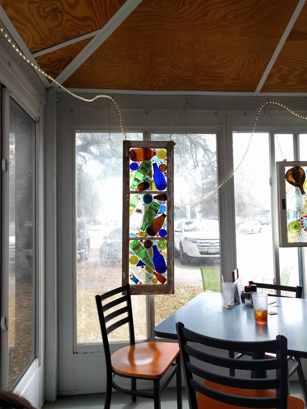 Dry Street Pub & Pizza | restaurant | 101 E Brown St, Southport, NC 28461, USA | 9104575994 OR +1 910-457-5994