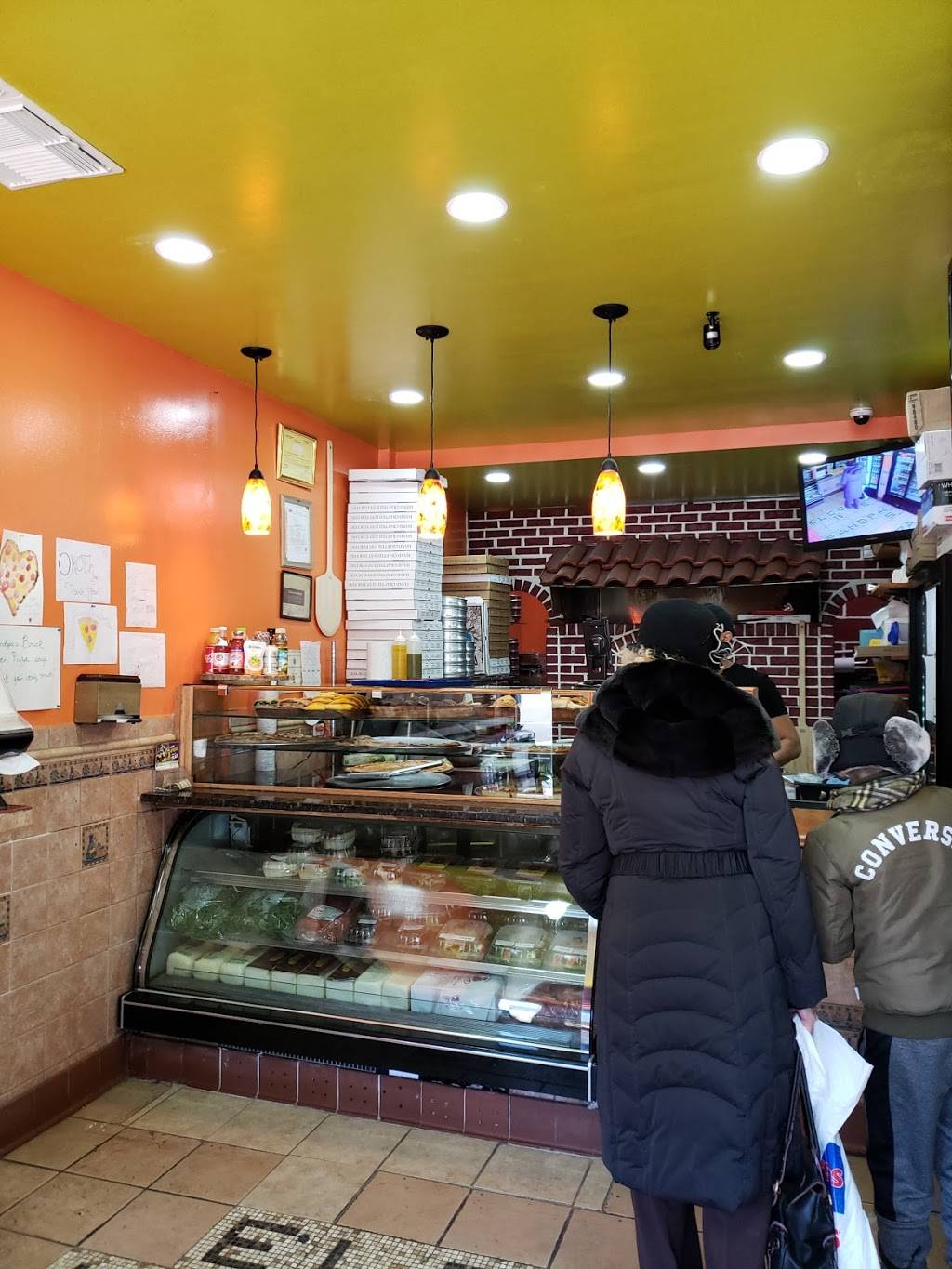 Grandpas Brick Oven Pizza | restaurant | 4973 Broadway, New York, NY 10034, USA | 2123041185 OR +1 212-304-1185