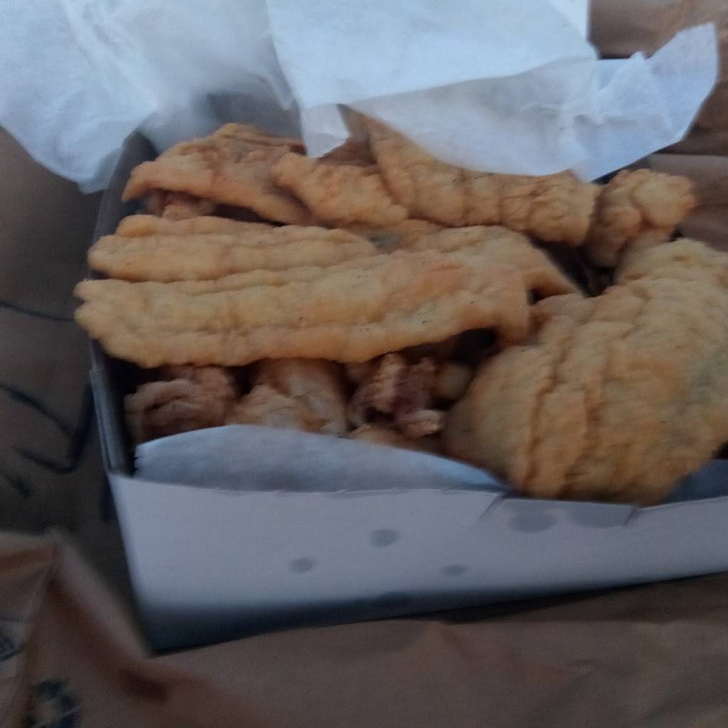 Kevins Seafood | restaurant | 17 Kimberly Ave, New Haven, CT 06519, USA | 2037760433 OR +1 203-776-0433