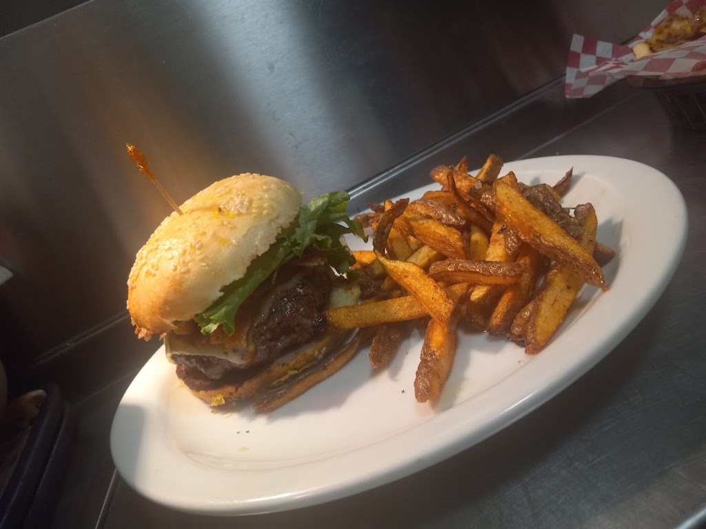 The Stagecoach Bar and Grill | restaurant | 350 Stagecoach Trail, Roosevelt, AZ 85545, USA | 5207595533 OR +1 520-759-5533