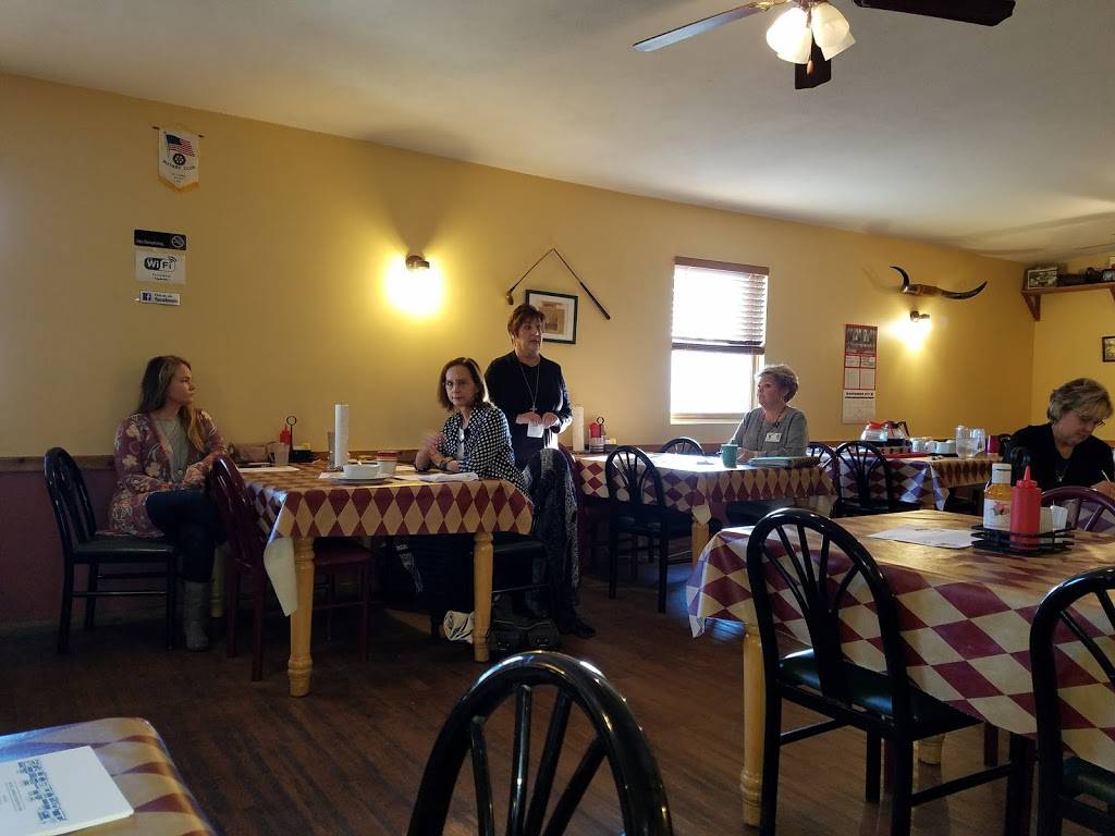 Hogg Heaven BBQ | restaurant | 411 W 9th St, Mt Carmel, IL 62863, USA | 6182627779 OR +1 618-262-7779