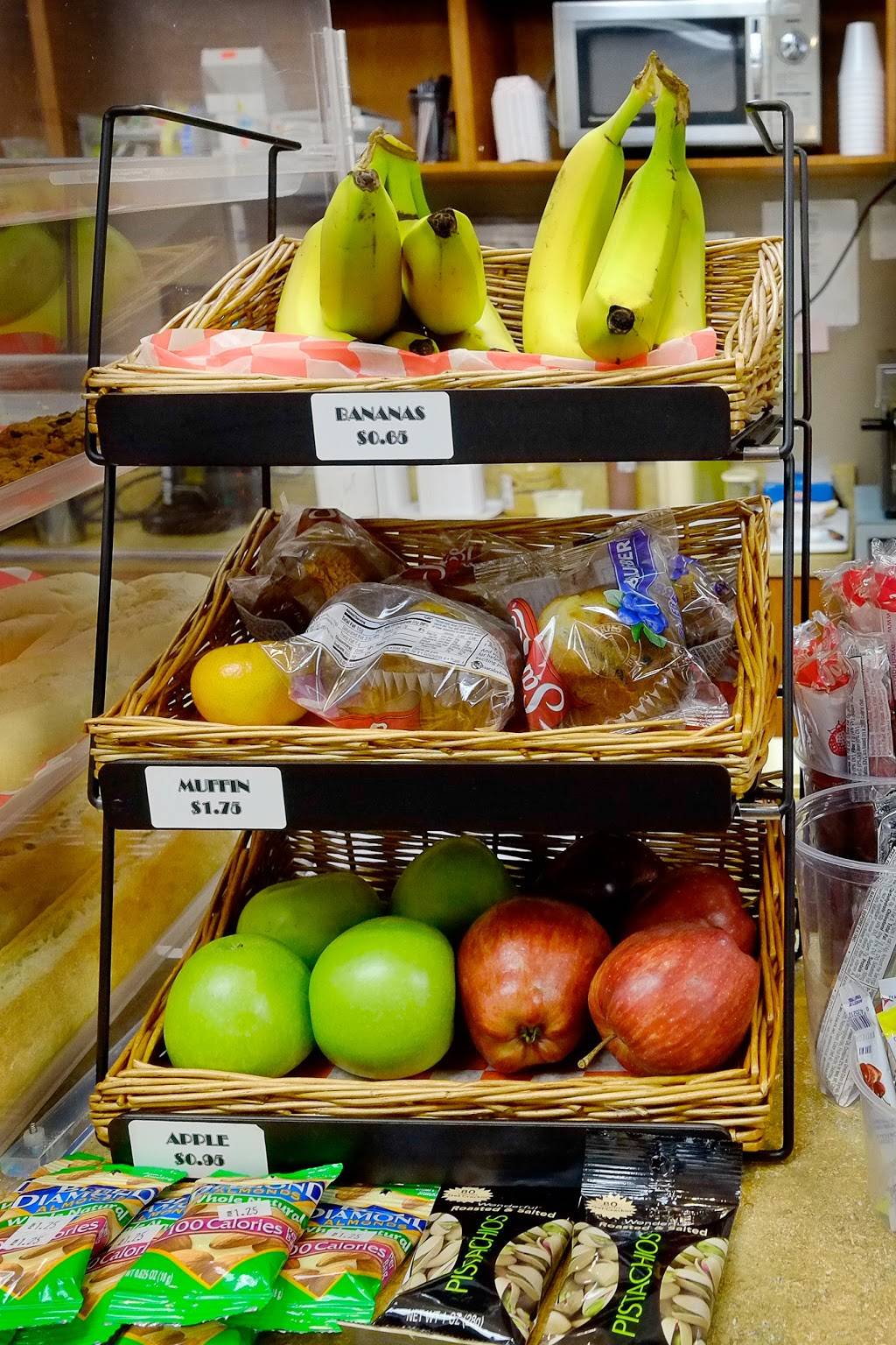 Hollywood Deli | restaurant | 6100 Hollywood Blvd 1st Floor, Hollywood, FL 33024, USA | 9549867570 OR +1 954-986-7570