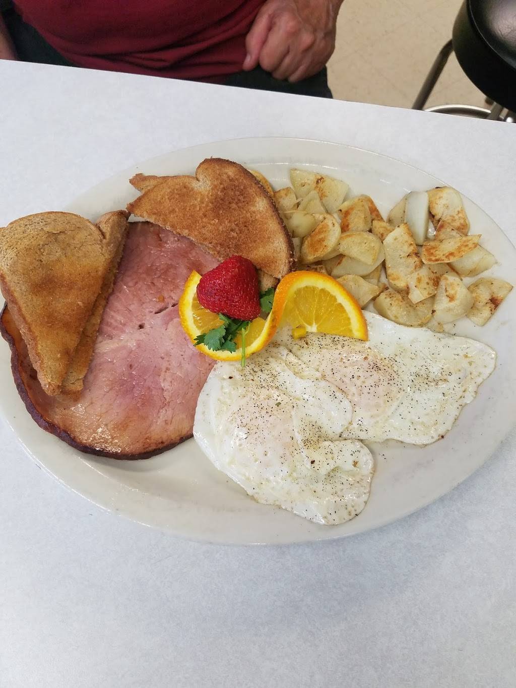 KcKs Drive in &Diner | restaurant | N2245 US-45, Campbellsport, WI 53010, USA | 9205333443 OR +1 920-533-3443