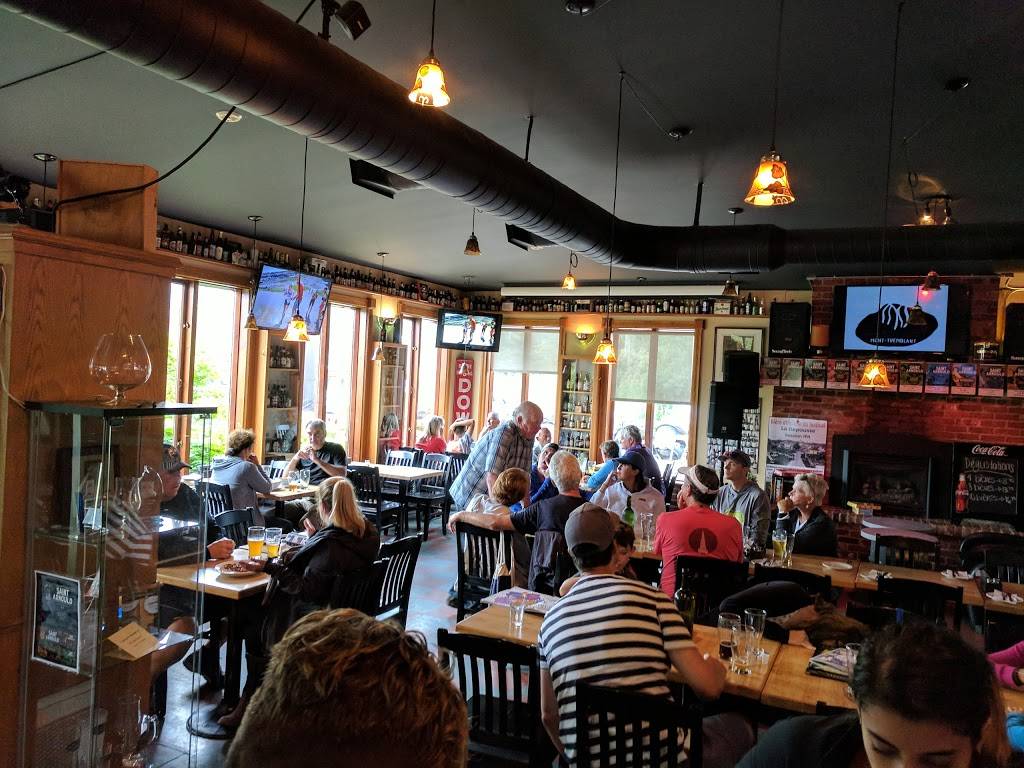 Microbrasserie St-Arnould | restaurant | 435 Rue des Pionniers, Mont-Tremblant, QC J8E 2S1, Canada | 8194251262 OR +1 819-425-1262