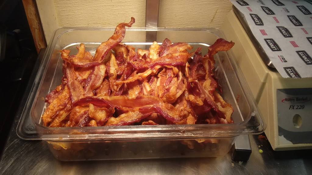 Lennys Grill & Subs | meal takeaway | 3799 E Shelby Dr, Memphis, TN 38118, USA | 9012498540 OR +1 901-249-8540