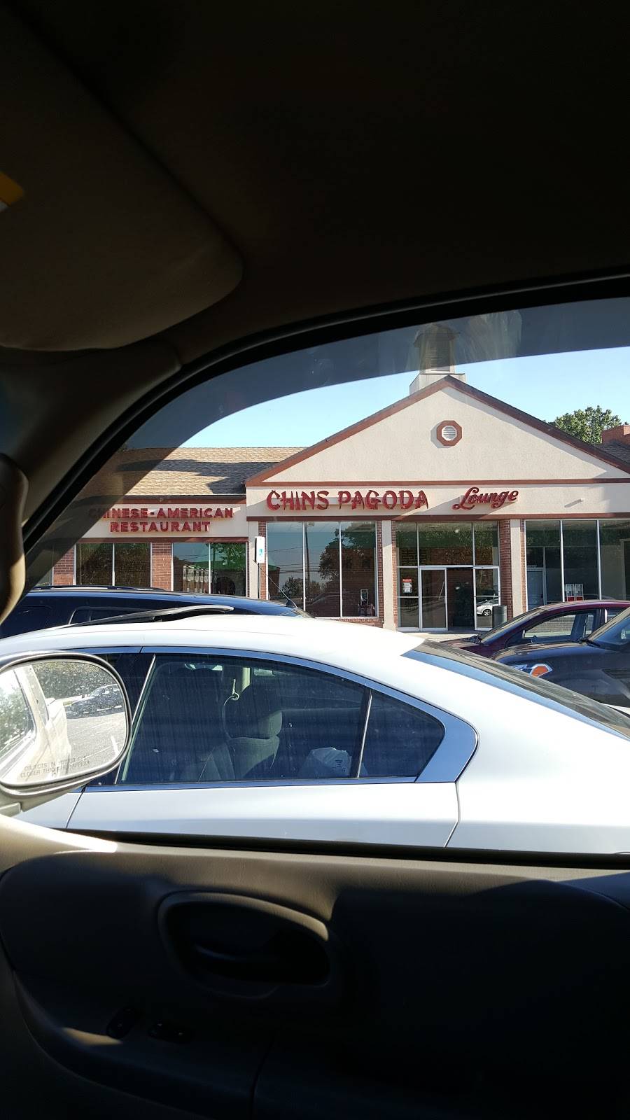 Chins Pagoda Restaurant & Lounge | restaurant | 30708 Lakeshore Blvd, Eastlake, OH 44095, USA | 4409448119 OR +1 440-944-8119