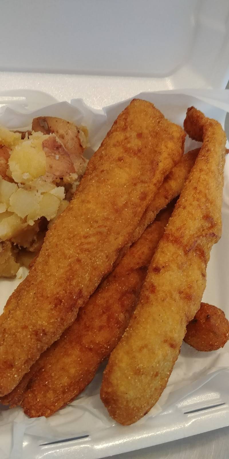 The Fish Hut | restaurant | 452 W Martin Luther King St, Muskogee, OK 74401, USA | 9185372029 OR +1 918-537-2029