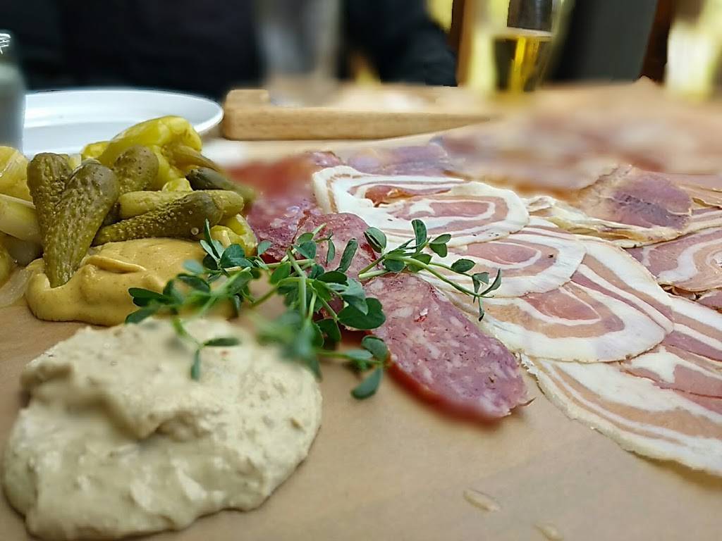 Spirit Tree Estate Cidery | restaurant | 1137 Boston Mills Rd, Terra Cotta, ON L7C 0N1, Canada | 9058382530 OR +1 905-838-2530