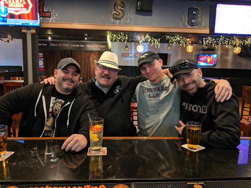 Locals Bar and Entertainment | restaurant | 300 Gordons Corner Rd, Manalapan Township, NJ 07726, USA | 7328517202 OR +1 732-851-7202