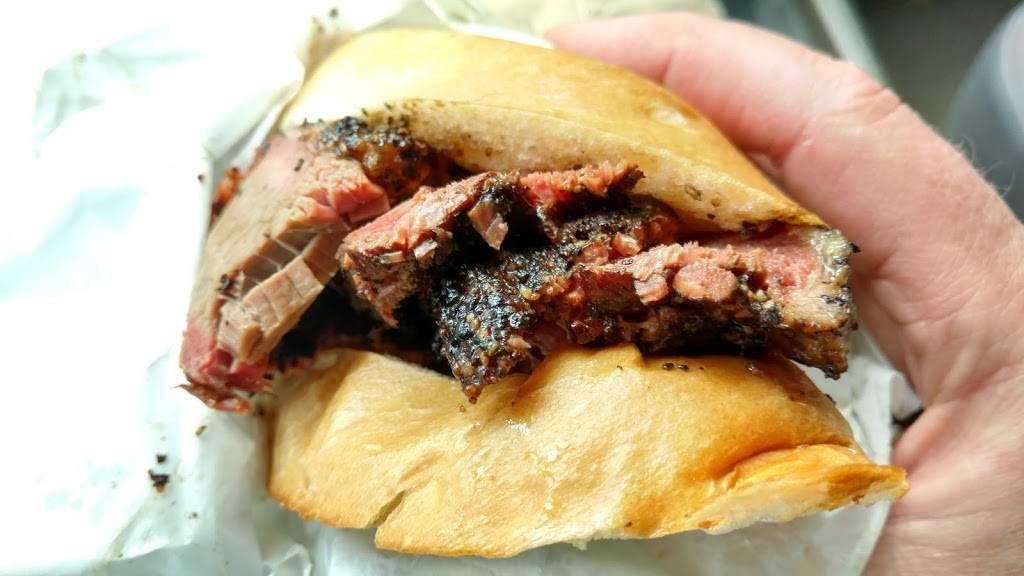 Buttinskis Bbq | restaurant | 325 E Carroll St, Tullahoma, TN 37388, USA | 9315800615 OR +1 931-580-0615