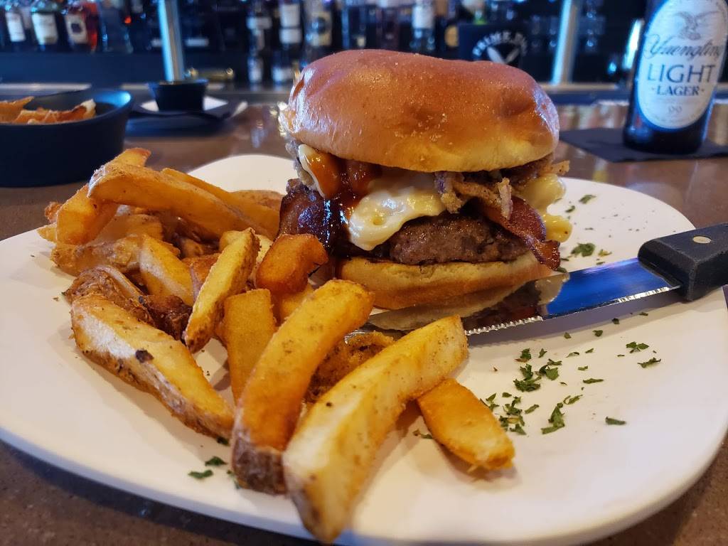 Prime Time Pub and Grill | restaurant | 8177 Bell Oaks Dr, Newburgh, IN 47630, USA | 8124900655 OR +1 812-490-0655