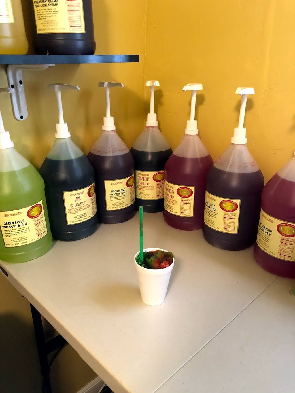 Grannys Snack Shack | meal takeaway | 2404 56th St, Dallas, TX 75241, USA | 4696775660 OR +1 469-677-5660