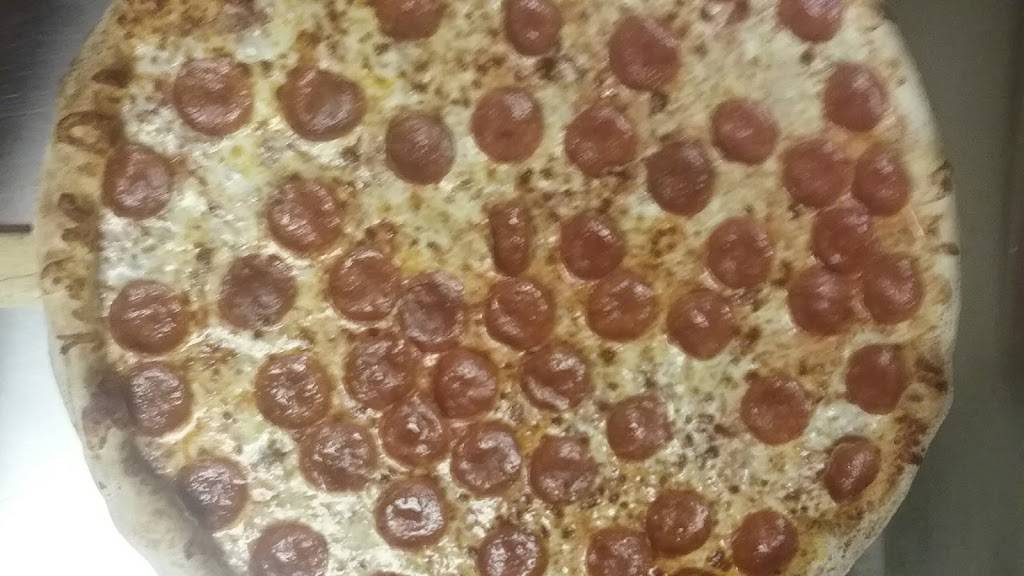 mickeys pizzeria | restaurant | 5 Wilton Gansevoort Rd, Gansevoort, NY 12831, USA | 9512105681 OR +1 951-210-5681