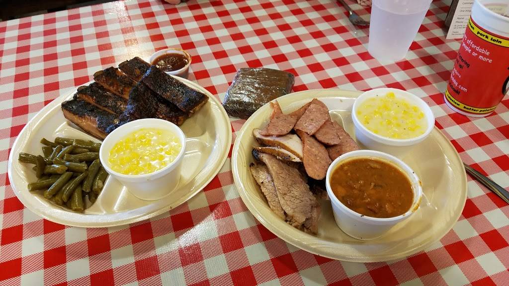 Smokey Mos BBQ | restaurant | 1685 River Rd, Boerne, TX 78006, USA | 8303312633 OR +1 830-331-2633