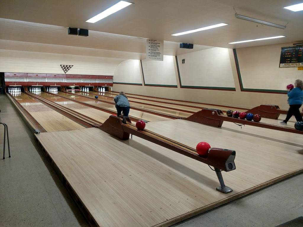 Sister Bay Bowl | restaurant | 10640 N Bay Shore Dr, Sister Bay, WI 54234, USA | 9208542841 OR +1 920-854-2841