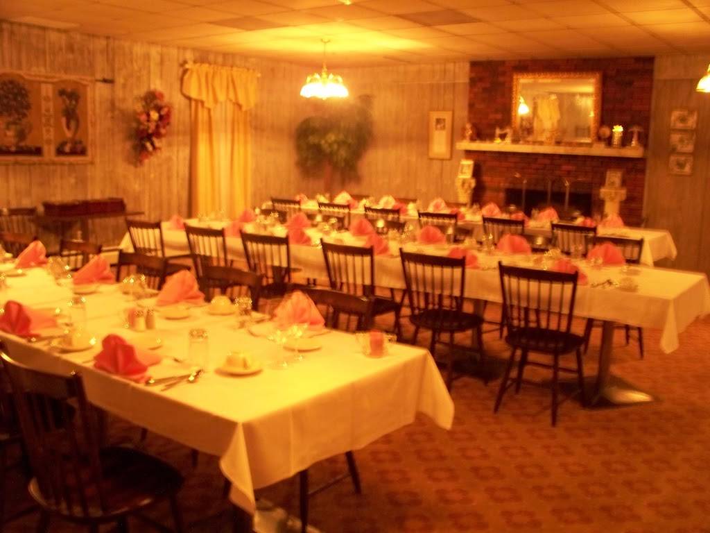 Marinos Restaurant | restaurant | 12 Pinewoods Rd, Torrington, CT 06790, USA | 8604826864 OR +1 860-482-6864