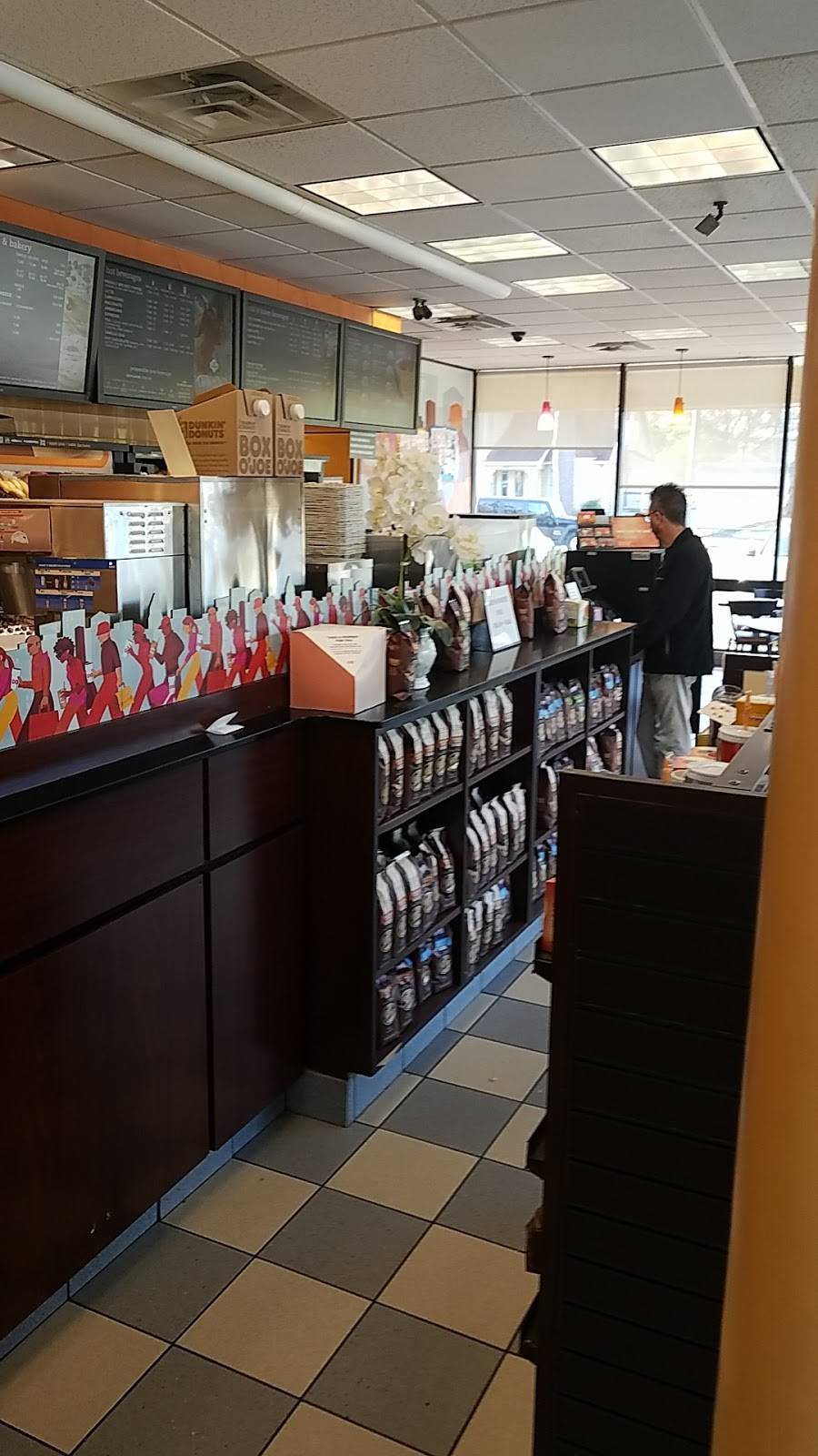 Dunkin | bakery | 920 N 11th St, Beaumont, TX 77702, USA | 4098332104 OR +1 409-833-2104