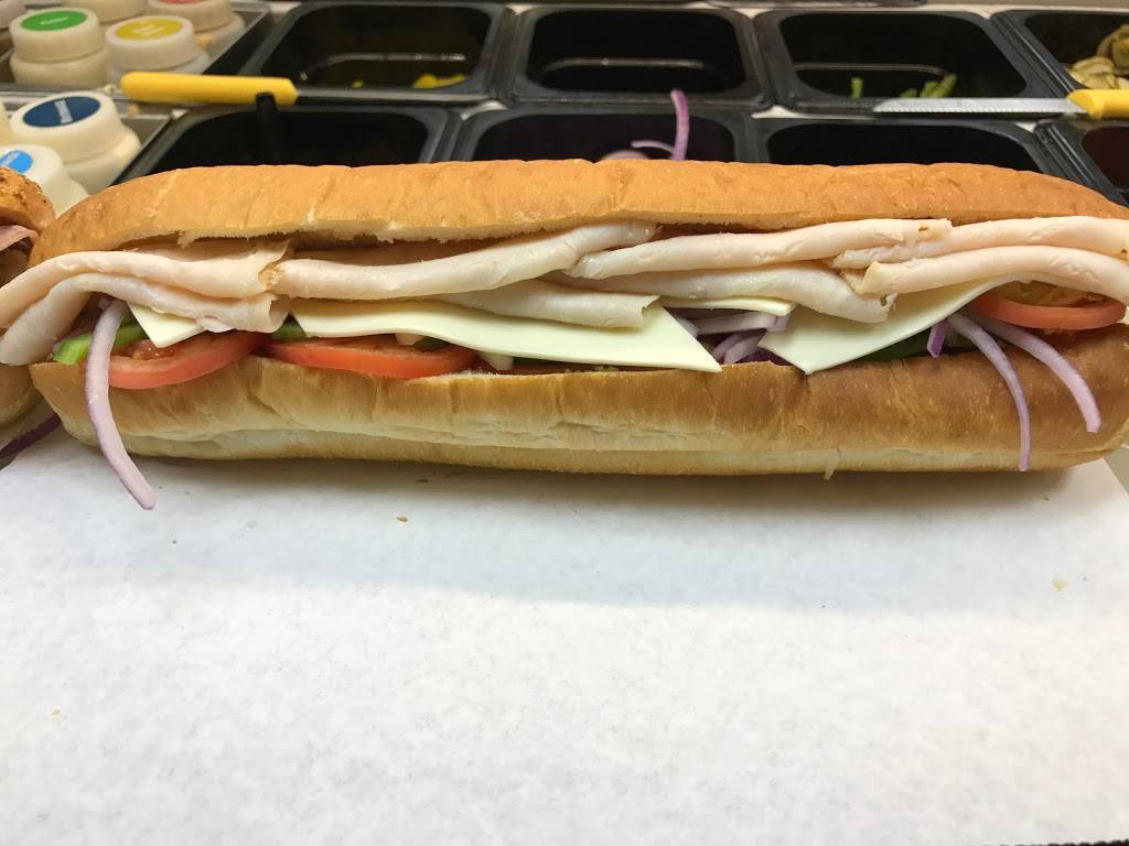 Subway | restaurant | 2750 Milwaukee Rd, Beloit, WI 53511, USA | 6083616349 OR +1 608-361-6349