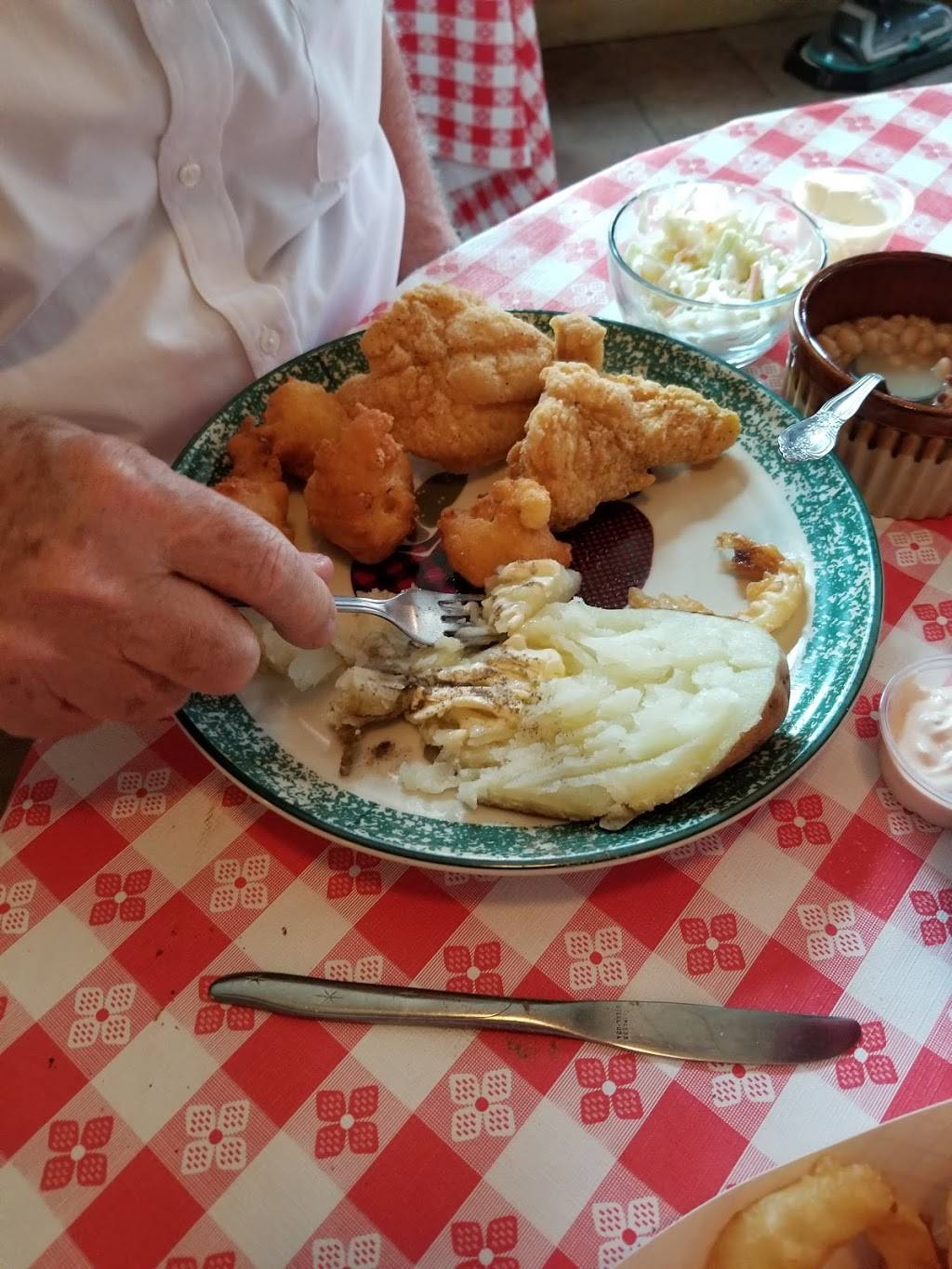 Cherokee Hills Ranch | restaurant | 301 Cherokee Hills Dr, Buchanan, TN 38222, USA | 7312326045 OR +1 731-232-6045