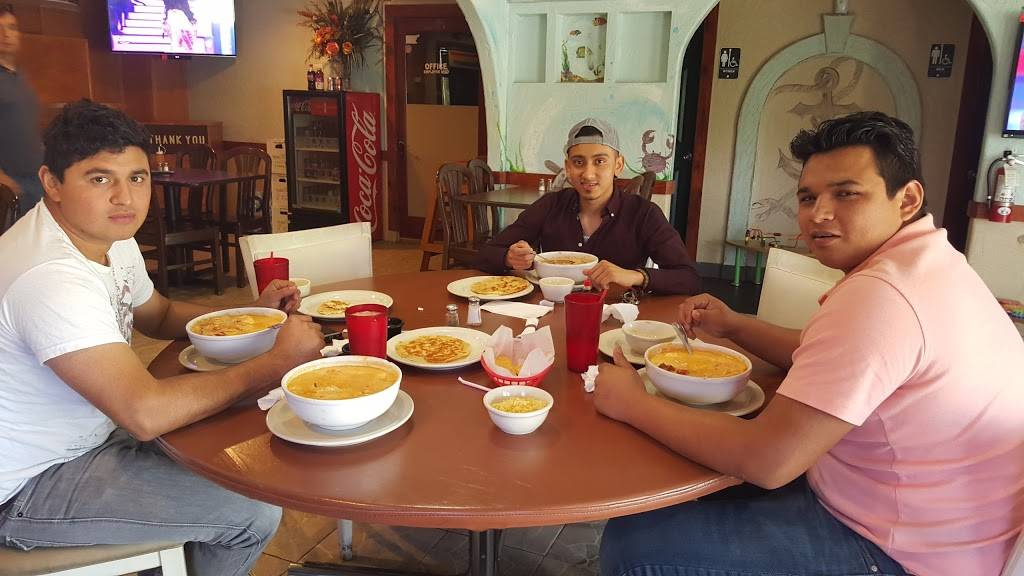 Lirios Restaurant | restaurant | 919 E Pioneer Dr, Irving, TX 75061, USA | 9728710488 OR +1 972-871-0488