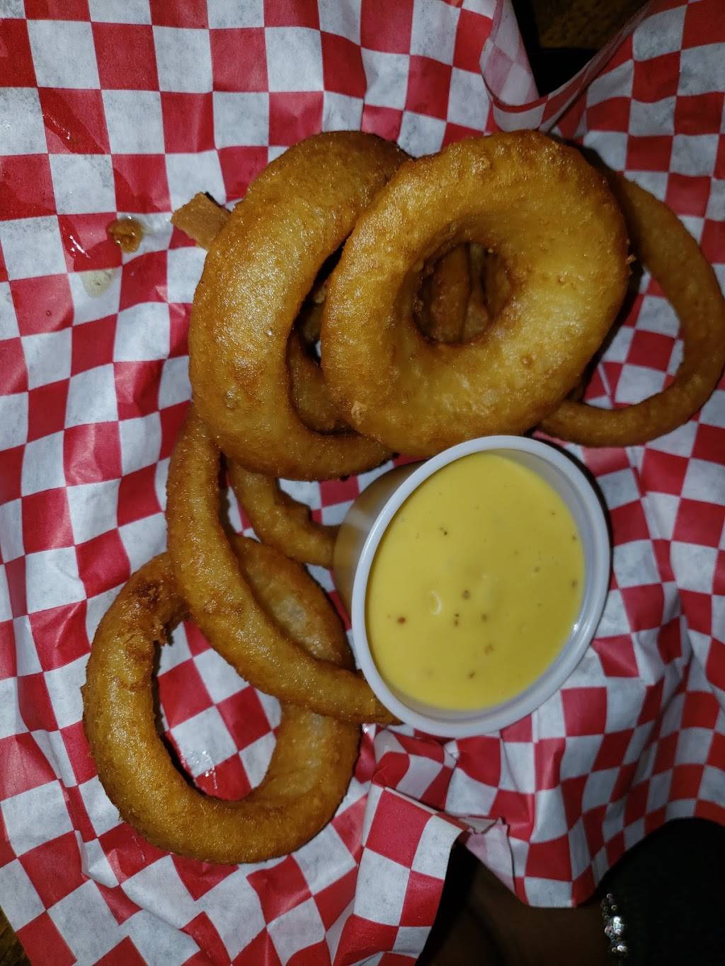 Sportys Taphouse and Grill | restaurant | 5202 N Main St, Dayton, OH 45415, USA | 9372427553 OR +1 937-242-7553